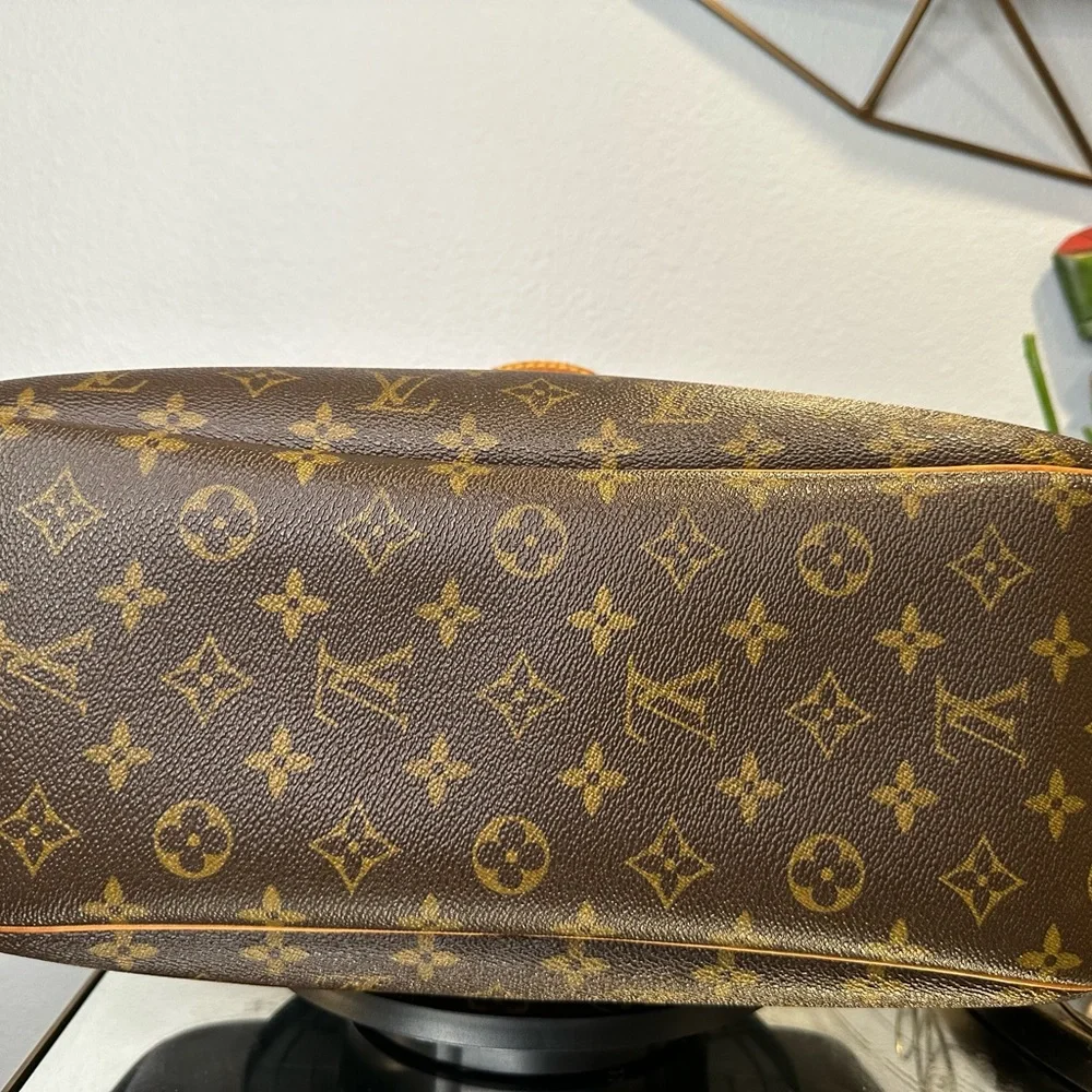 Louis Vuitton Deauville Handbag Monogram Canvas with 🔐 and bag tag. 🏷️ - Picture 8 of 13